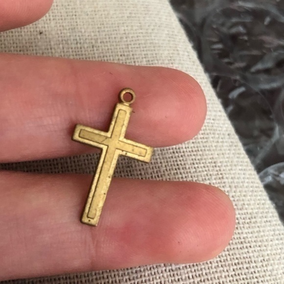 Vintage Mini Cross Pendant - Picture 1 of 2